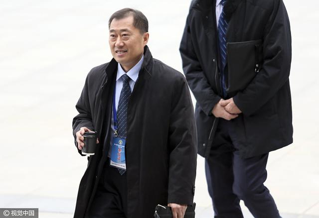 凭借“多元宇宙”的设定,众多角色得以回归:初代复仇者联盟成员全员现身,而钢铁侠更疑似以多元宇宙最强反派“毁灭博士”的身份登场。