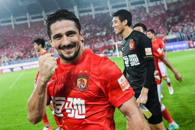 马东锡拍“十二生肖”主题剧集 2024-10-28 据韩媒报道,马东锡自《38师机动队》后,时隔8年将再次出演电视剧,与朴炯植等合作拍摄以十二生肖为灵感的电视剧《十二》,池昌旭、徐仁国、成东日、李主傧等也在商谈加盟。